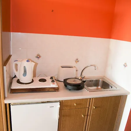 Almyros & Lejlighed *