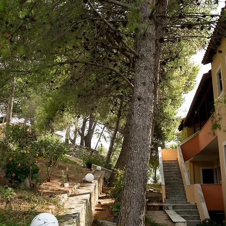 Apartment Almyros &
